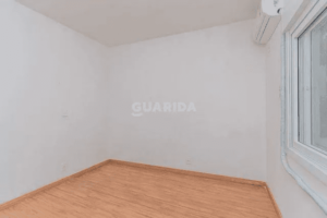 Apartamento de 2 dormitórios no bairro Menino Deus. - Image 10