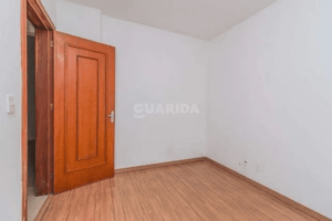 Apartamento de 2 dormitórios no bairro Menino Deus. - Image 12