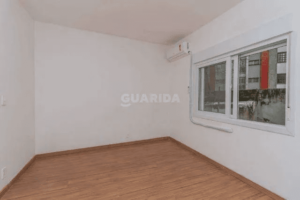 Apartamento de 2 dormitórios no bairro Menino Deus. - Image 11