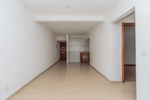 Apartamento de 2 dormitórios no bairro Menino Deus. - Image 4