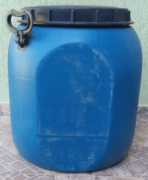 Bombona 50 Litros de plástico com Tampa Grande de Rosca - Image 4