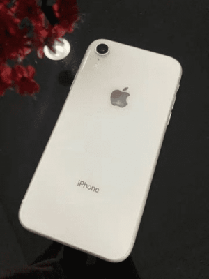 Iphone XR 64GB Branco - Image 3