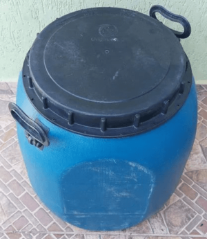 Bombona 50 Litros de plástico com Tampa Grande de Rosca - Image 5