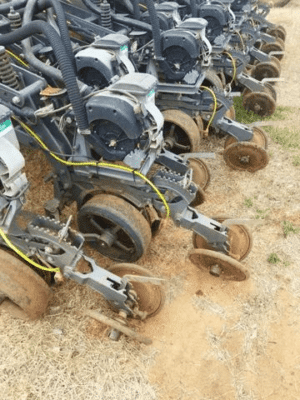 Plantadeira MF 513 HF pneumática 13 linhas ano 2018. - Image 6