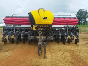 Plantadeira MF 513 HF pneumática 13 linhas ano 2018. - Image 5