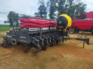 Plantadeira MF 513 HF pneumática 13 linhas ano 2018. - Image 4