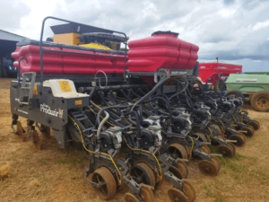 Plantadeira MF 513 HF pneumática 13 linhas ano 2018. - Image 2