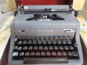 maquina de escrever Royal antiga - Image 3