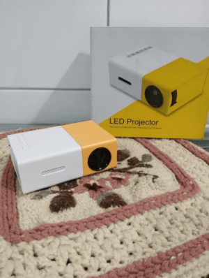 Projetor LED Portátil 1080p