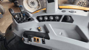 Trator Valtra A135 ano 2019. - Image 2