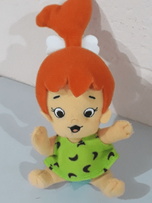 Brinquedos variados e pelúcias colecionáveis