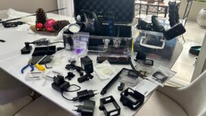 GOPRO HERO 7 BLACK COM MUITOS ACESSÓRIOS PARA MERGULHO E OUT